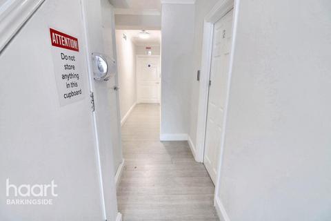 New North Road, Hainault 6 bed terraced house for sale