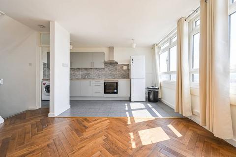 Kelson House, E14, Docklands, London... 2 bed flat for sale