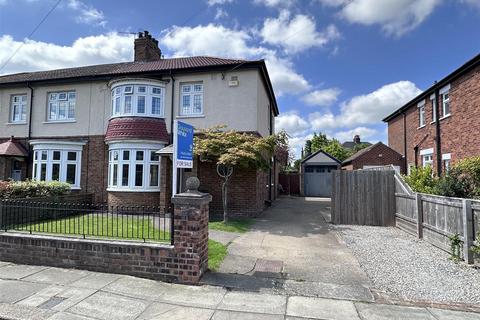 Brisbane Grove, Hartburn... 3 bed semi