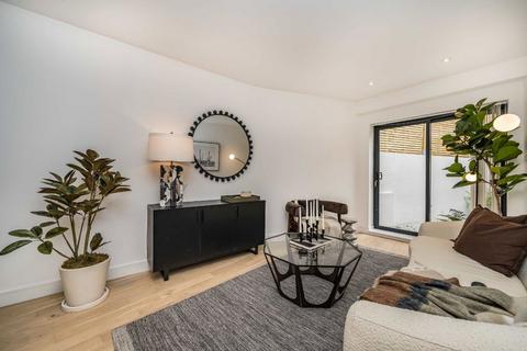 Lillium Mews, Wimbledon SW19 2 bed flat for sale