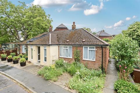 Downs Close, Charing, Ashford 2 bed bungalow for sale