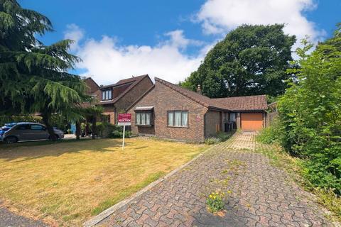 28 Throopside Avenue, Bournemouth... 3 bed bungalow for sale