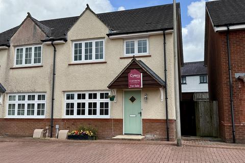 Clos Maes Rhedyn, Gorslas, Llanelli 3 bed semi