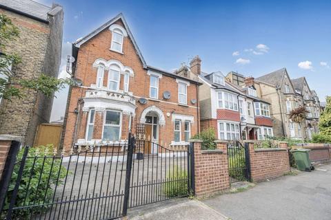 Lewin Road, Streatham Common, London... 2 bed flat for sale