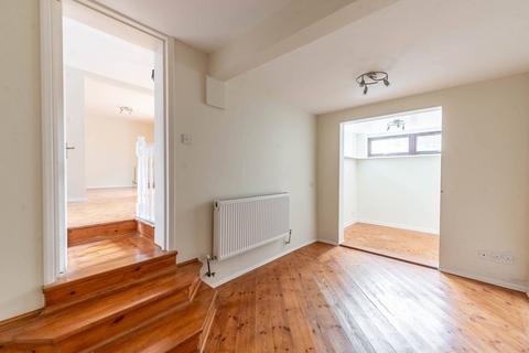 Caddis Close, Stanmore, HA7 4 bed detached house for sale