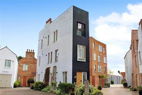 Tibbys Way, Southwold, Suffolk, IP18 1 bed apartment for sale