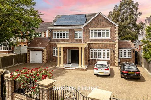Nelmes Road, Emerson Park, RM11 4 bed detached house for sale