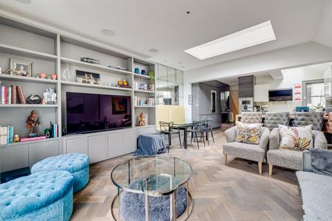 Hurlingham Road, Fulham, London 2 bed flat for sale