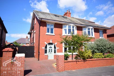 The Boulevard, Lytham St. Annes... 6 bed semi
