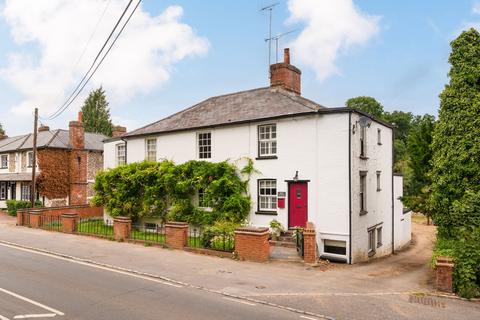 Remenham Hill, Remenham RG9 4 bed cottage for sale