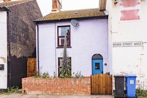 Bevan Street West, Lowestoft 3 bed semi