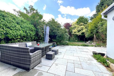 Station Road, Hatton, Warwick 3 bed detached bungalow for sale