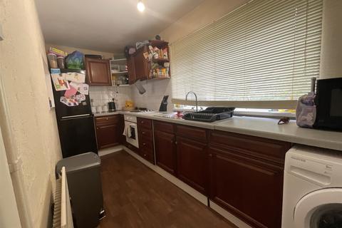 Wayletts, Basildon SS16 2 bed apartment for sale