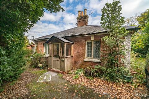 Worsley Road, Cowes, Isle of Wight 2 bed detached house for sale