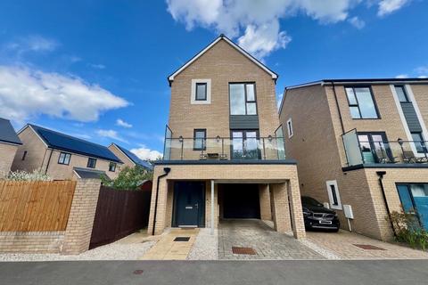Wyatt Close, Dursley 3 bed detached house for sale