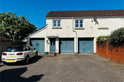 St James Way, Tiverton EX16 2 bed coach house for sale