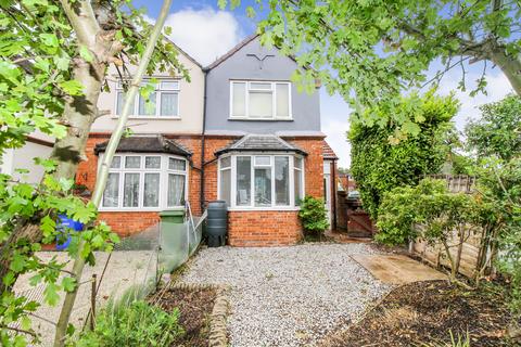 Park Road,  Farnborough, GU14 1 bed maisonette for sale