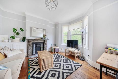 Hubert Grove, Clapham North, London, SW9 3 bed flat for sale