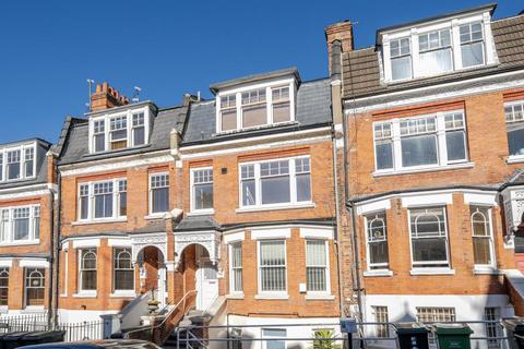 Milton Avenue,  Highgate,  N6,  N6 2 bed flat for sale