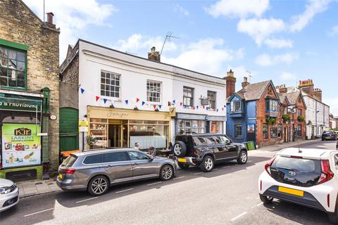 Tarrant Street, Arundel, West Sussex... 2 bed apartment for sale