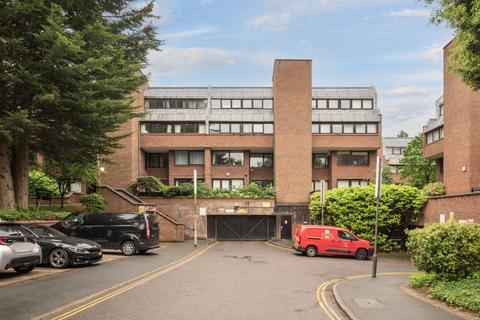 Chandos Way, Golders Green 2 bed flat for sale