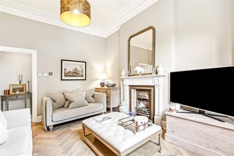 Huguenot Place, London, SW18 2 bed apartment for sale
