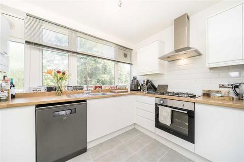 Pelton Road, London SE10 2 bed flat for sale
