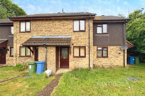 Beaumont Grove, Aldershot, Hampshire 2 bed terraced house for sale
