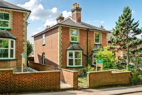 Nightingale Road, Guildford 2 bed house for sale