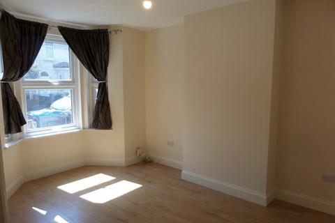 Dennett Road, Croydon, Surrey, CR0 3JB 3 bed terraced house for sale