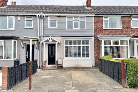 CHELMSFORD AVENUE, GRIMSBY 3 bed terraced house for sale
