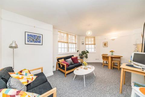Cleveland Grove, London E1 2 bed flat for sale