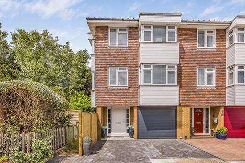 Chadderton Gardens, Portsmouth 4 bed end of terrace house for sale
