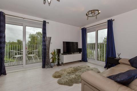 The Lakes, Aylesford ME20 2 bed apartment for sale