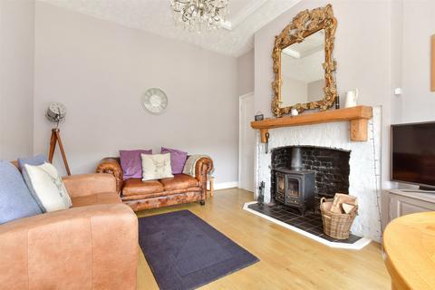 Headon Cottages, Totland Bay PO39 2 bed terraced bungalow for sale