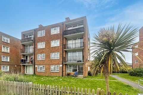 Leslie Street, Eastbourne 2 bed flat for sale