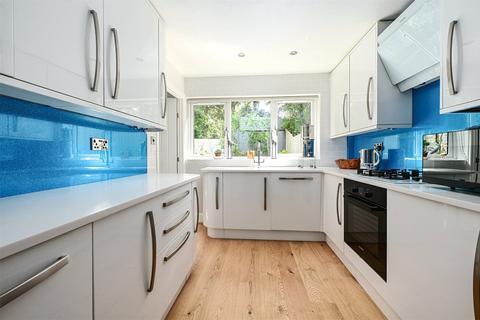 Lea Springs, Hampshire GU51 4 bed semi