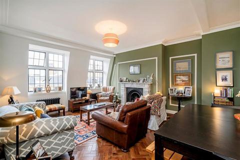 Weymouth Street, London W1G 2 bed flat for sale