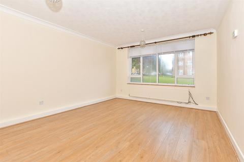 Shorncliffe Road, Folkestone, Kent 2 bed ground floor flat for sale