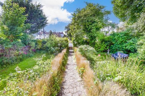 Westfield House, Tenterden TN30 2 bed flat for sale