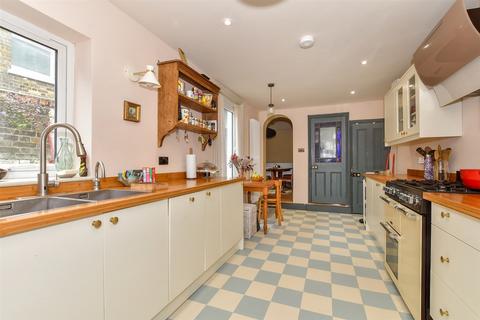 South Eastern Road, Ramsgate CT11 4 bed semi