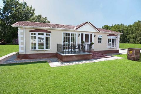 Tewkesbury, Gloucestershire, GL19 2 bed park home for sale
