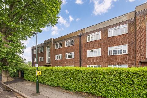 Clifden Road, Twickenham TW1 2 bed flat for sale