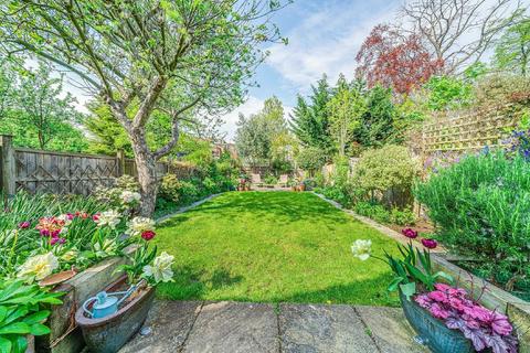 Hopton Road, Streatham, London, SW16 5 bed semi