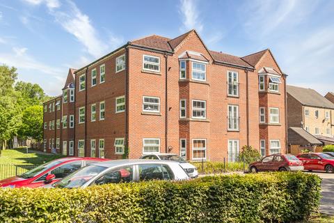 Lucas Close, Crawley RH10 2 bed flat for sale