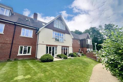 Hammond Way, Yateley GU46 1 bed ground floor flat for sale