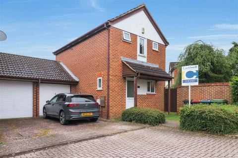 Higgs Court, Loughton 3 bed detached house for sale