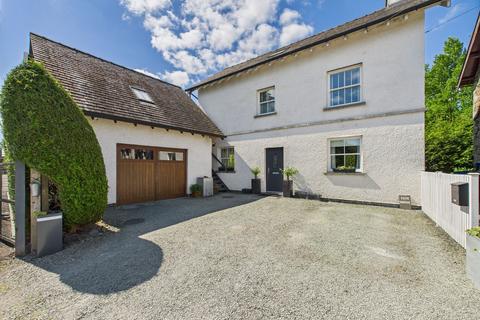 Kendal LA9 4 bed detached house for sale