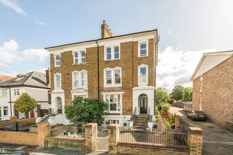 Manor Road, Twickenham TW2 1 bed flat for sale