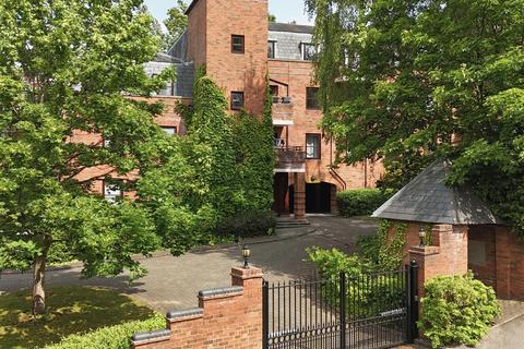Roxborough Park, Harrow on the Hill 2 bed apartment for sale